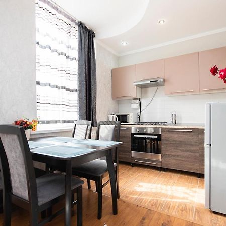 Comfortable Apartment In The Golden Square. Almatı Dış mekan fotoğraf