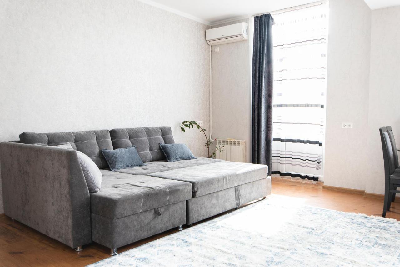 Comfortable Apartment In The Golden Square. Almatı Dış mekan fotoğraf