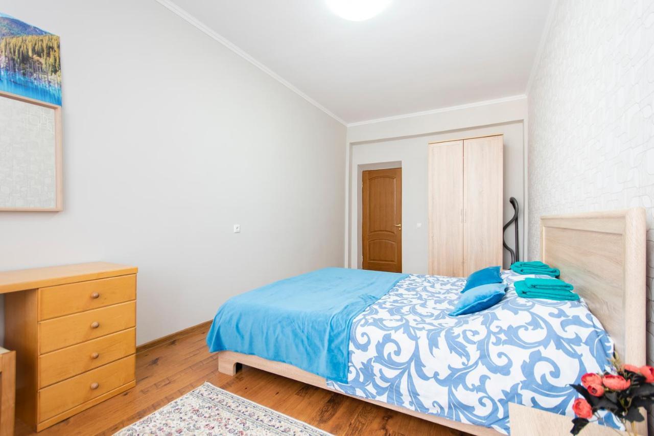 Comfortable Apartment In The Golden Square. Almatı Dış mekan fotoğraf